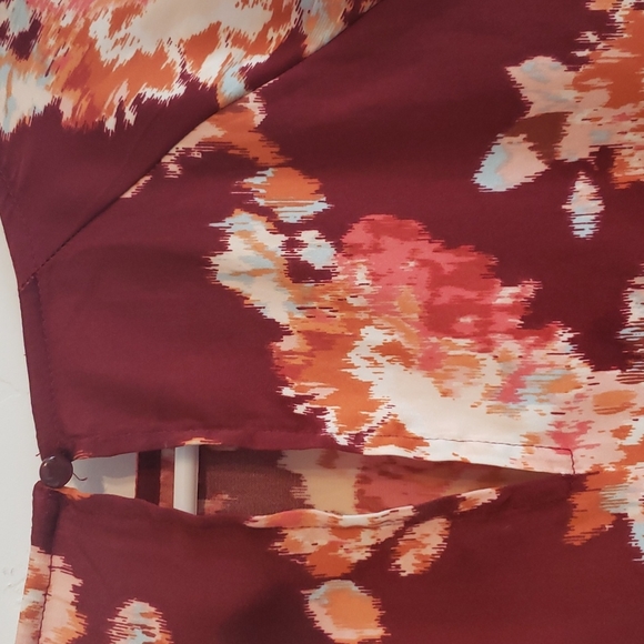 Lauren Conrad: Small, maroon &patterned, long sleeve shirt. Like New. - Picture 5 of 7